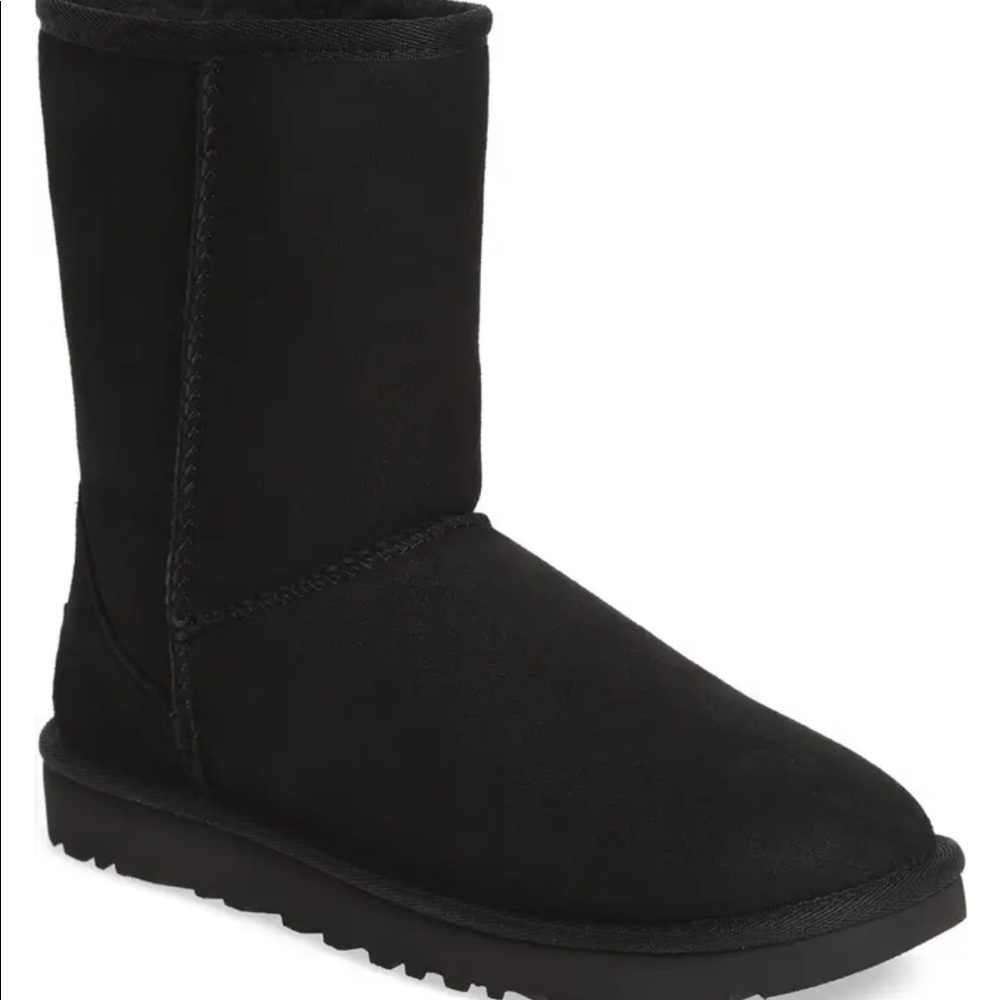 Classic II Genuine Shearling Lined Short Boot